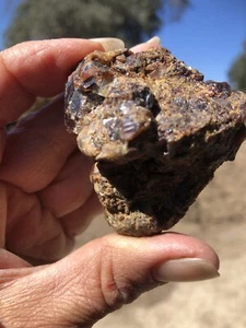 GARNET ROUGH ROCK CRYSTAL - Picture 1 of 7