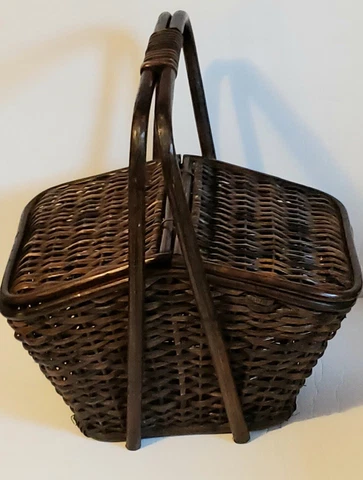 Vintage 1980's Dark Brown Wicker Picnic Basket 15" x 10" x 13" Cover