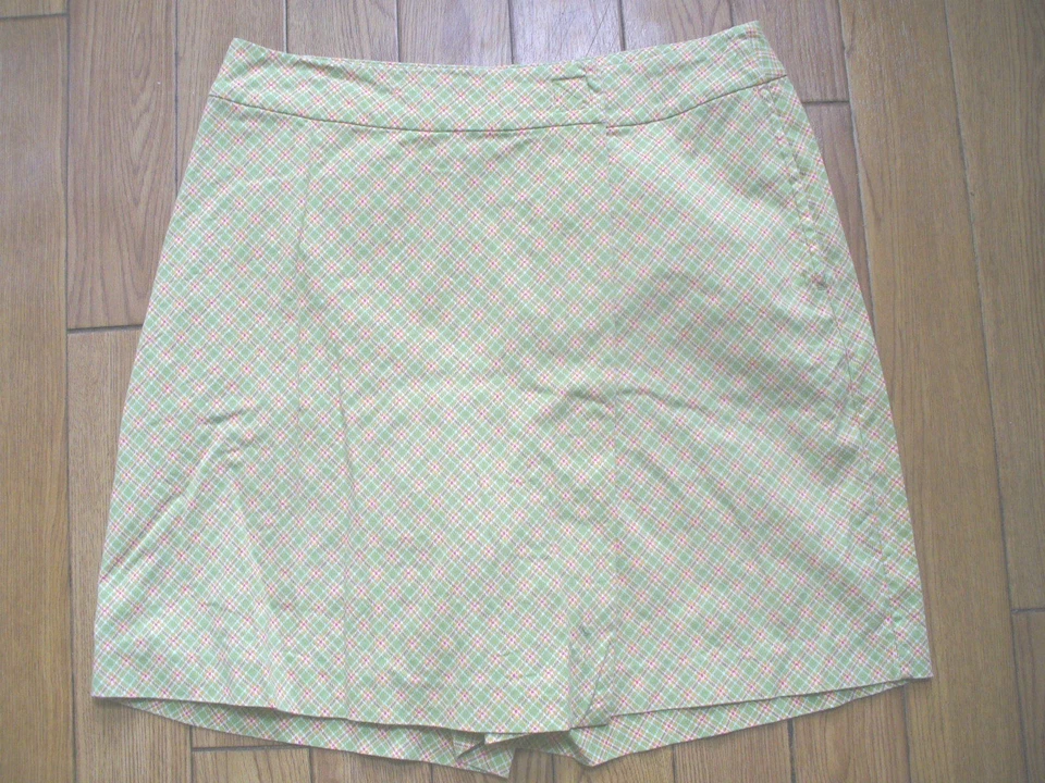 FALDA DE GOLF NICOLE MILLER--TALLA 6--FALDA DE GOLF-LOS PANTALONES CORTOS SON LA ESPALDA-DISEÑO GEOMÉTRICO Foto 1 de 1