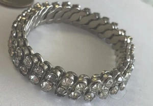 Antique Silver-tone Stretch Bracelet w Rhinestones Made In Hong Kong - Picture 1 of 4