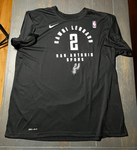 San Antonio Spurs Mens T-shirt Size XL Kawhi Leonard Spellout Logo Nike Cover