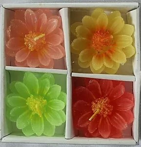 4 x Dahlia Shaped Coloured Floating Tea Lights Candles - Picture 1 of 5