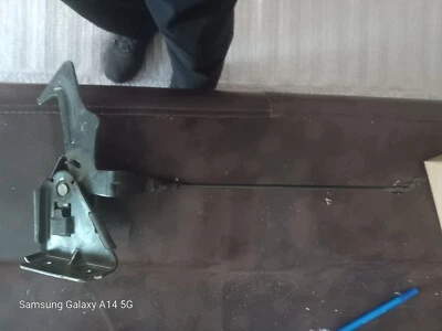 Cierre de seguridad del capó 94 95 96 Cadillac Fleetwood Brougham y LIMO con varilla #257 Foto 1 de 4