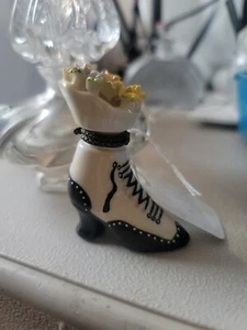 Victorian Trinket Gift Box boot Shoe Black & White with Basket Roses Porcelain  - Picture 1 of 4