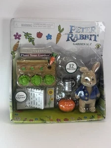 NEU Just Play Peter Rabbit 12-teiliges Gartenset Calico Critters Sylvanian Größe Spielzeug - Bild 1 von 3