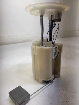 Conjunto de bomba de combustible Toyota Highlander 2004-2007 3,3 L 23221-62060 Foto 1 de 4