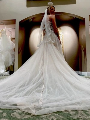 Vestido de novia Allure único en su clase. ¡Absolutamente impresionante! ¡Nunca usado! Talla 6 Foto 1 de 4