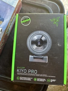 Razer Kiyo Pro Streaming Webcam: 1080p 60FPS - Black (RZ19-03640100-R3U1) - Afbeelding 1 van 3