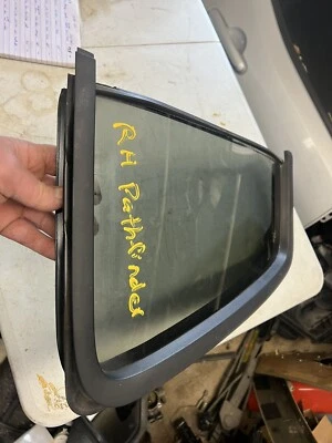 2005-2012 nissan pathfinder RH passengers side rear door tinted vent window OEM Foto 1 de 3