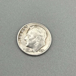 1956-D Roosevelt Dime 90% Silbermünze schöne Erhaltung getönt - Bild 1 von 2