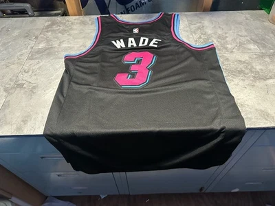 Nueva con etiquetas Camiseta Nike Miami Heat Dwayne Wade Negra Miami Vice Swingman Talla 48 Mediana Foto 1 de 4