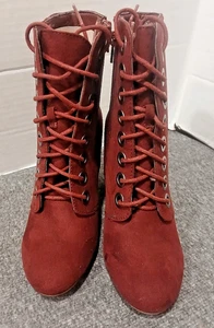 JustFab Sharona Damen-Stiefeletten burgunderrot weinrot Kunst-Wildleder Blockabsatz hoher Absatz - Bild 1 von 13