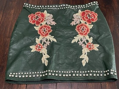 Falda de Alta Costura Romeo y Julieta Cuero Sintético Tachuelas Verdes Bordadas/Talla M LEER Foto 1 de 4