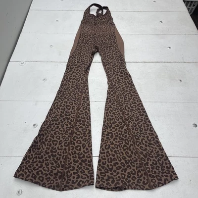 Mono para mujer SHEIN mediano marrón leopardo pierna acampanada correas entrecruzadas elástico Foto 1 de 4