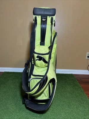 Ladies Puma Golf Stand Bag w/ Dual Strap 5 Way Dividers Lots Of Pockets & R/C - Image 1 of 4