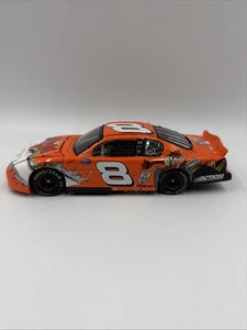 Dale Earnhardt Jr. #8 Looney Tunes Rematch 2002 Monte Carlo GM Dealers 1:24 - Picture 1 of 10