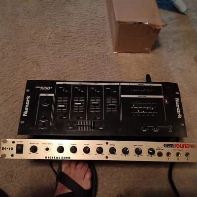 Numark DM1090X Preamplificador DJ Mezclador y Gem Sound ec-10 Eco Digital Foto 1 de 4