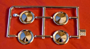 AMT 1960 Ford F-100 Pickup Custom Wheel Covers 1/25 - Picture 1 of 3
