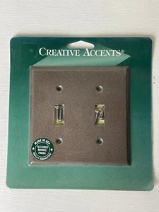 Interruptor de luz de placa de pared de bronce antiguo texturizado Creative Accents 2 palancas - Imagen 1 de 2