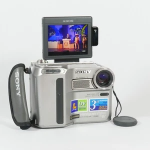 RARE SONY DCR-SC100E Mini DV Tape Digital Video Camera HANDYCAM Bundle TESTED! - Picture 1 of 16