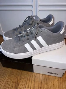 NEW Adidas Daily 2.0 K DB0640 Grey/ White Kids size 5 - Picture 1 of 6