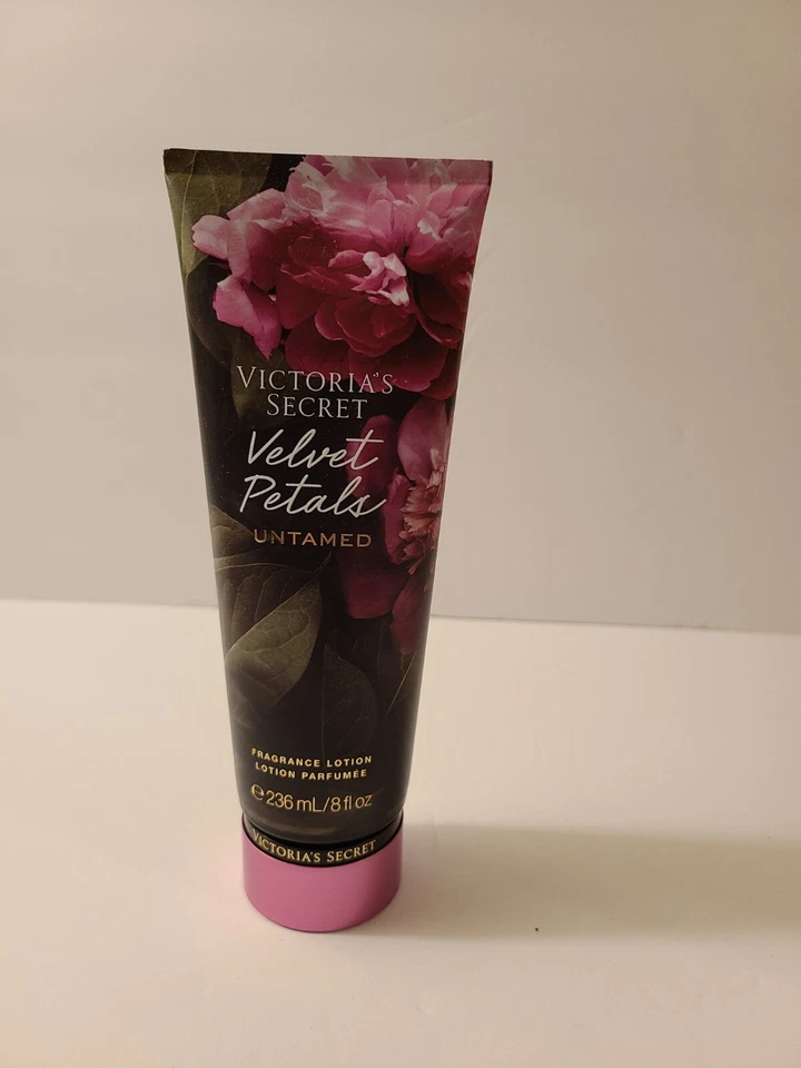 LOCIÓN CORPORAL INDÓMITA VICTORIA'S SECRET VELVET PÉTALOS 8,0 OZ  Foto 1 de 1
