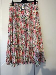 New marks and spencer pleated skirt size 16 with Tags