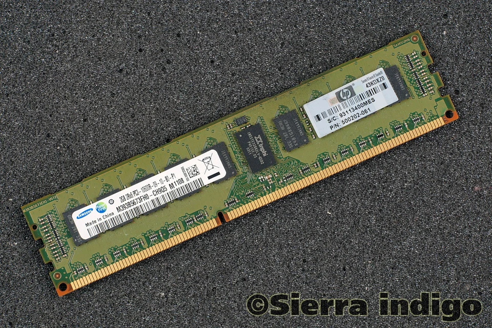 Samsung M393B5673FH0-CH9Q5 PC3-10600R-09-11-B0-P1 2GB Server Memory RAM - Image 1 of 1