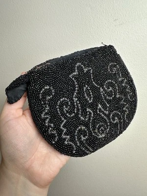 Bolso de baile pequeño vintage años 20 negro plata con cuentas Foto 1 de 4