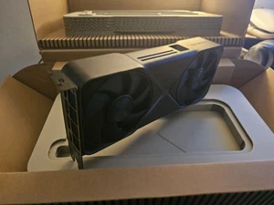 NVIDIA GeForce RTX 5070 12GB Founders Edition Graphics Card - BRAND NEW IN HAND - Picture 1 of 4