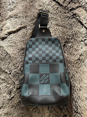 Auténtico Bolso Bandolera Louis Vuitton Infini 3D Damier Avenue - Edición Limitada Aqua Foto 1 de 4