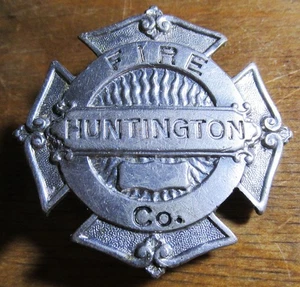Huntington Fire Co Shelton CT Conn. Connecticut FIRE Dept. Obsolete Badge - Picture 1 of 2