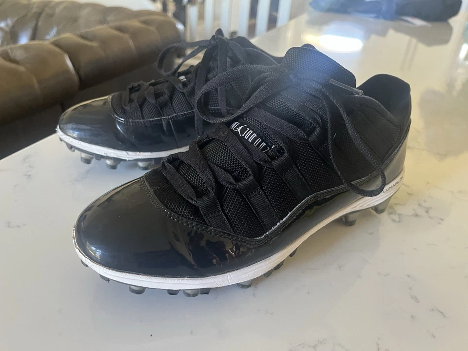 Chuteiras de futebol Nike Jordan 11 Low Space Jam tamanho 8 A01560-011 - Imagem 1 de 4