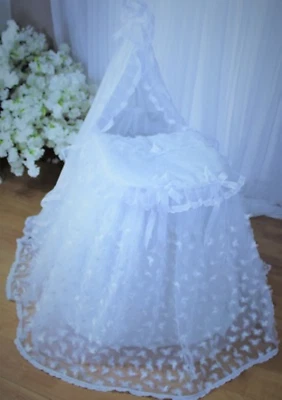 Preciosas fundas artesanales para canasta Baby Moses con soporte estilo romaní - LISTAS AHORA Foto 1 de 3