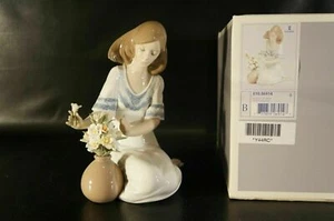 LLADRO LOVING BOUQUET PORCELAIN FIGURINE #6914 Original Box & Paper. - Picture 1 of 12