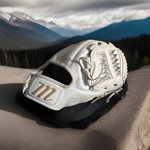 Marucci Magnolia Series 12.25—M Type Right Hand Throw Used 1/2 Season - Picture 1 of 5