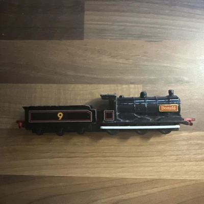 Литая модель танкового двигателя и друзей ERTL Thomas The Tank Engine & Friends Donald 1992 - Изображение 1 из 4