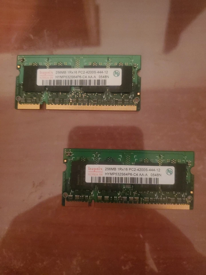 Hynix PC2-4200 1 GB SO-DIMM 533 MHz DDR2 Memory (HYMP532S64P6-C4 AA) - Image 1 of 1