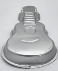 WILTON Aluminio Guitarra Acústica Forma Pastel Sartén Molde para Hornear 17 3/4" - Imagen 1 de 6