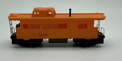 Vintage Tyco HO Scale 8 Wheel Caboose Union Pacific Unlighted T327H:350 - Image 1 of 4