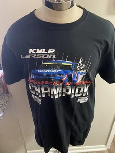 2021 Nascar Champion Kyle Larson Men's Large Black Two Sided Graphic Tee Shirt - Picture 1 of 5