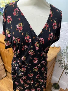 BNWT LADIES PETITE DITSY PRINT WRAP DRESS TUNIC TOP 14 BY BOOHOO BLACK FLORAL - Picture 1 of 12