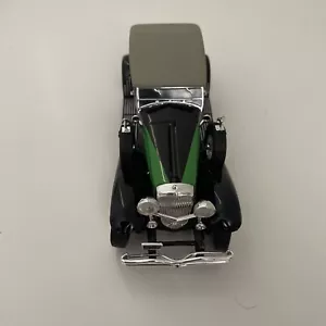 1934 Duesenberg Black and Green 1/32 Diecast Model Car by Signature Models - Picture 1 of 10