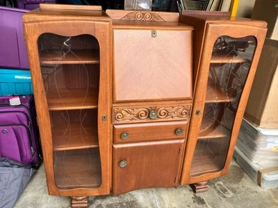 Hermosos detalles tallados y vidrio para secretaria de madera vintage Foto 1 de 3