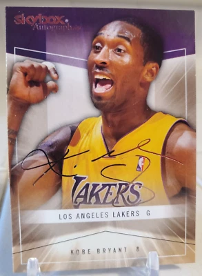 2005 Fleer Skybox KOBE BRYANT Silver Autographics Insert Card #17 LA LAKERS SP - Image 1 of 2