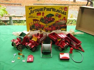 Antiguo juego de juguete de vehículo de bomberos Cragstan de colección de 14 piezas silbato faltante - Imagen 1 de 11