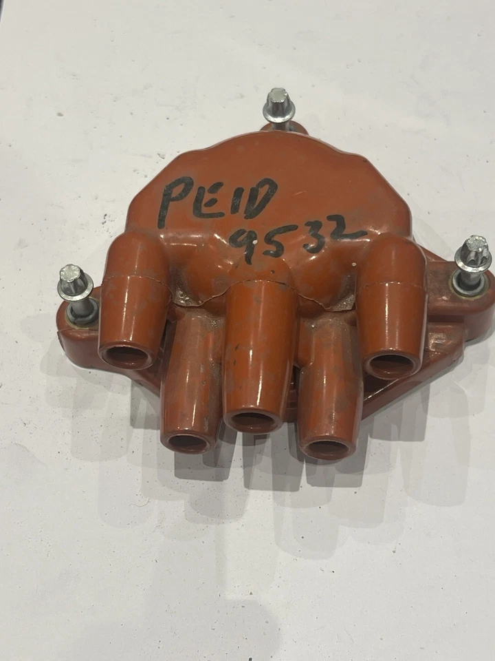 DISTRIBUTOR CAP 45770 PEID9532  NOS - Image 1 of 1