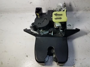 Actuador de cierre de bloqueo de maletero trasero Hyundai Elantra 2019-2020 (M145) - Imagen 1 de 3