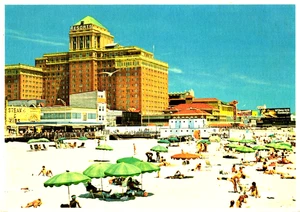 Postcard: Resorts Int. Hotel - Casino Atlantic City -- New Jersey -- USA - Picture 1 of 2