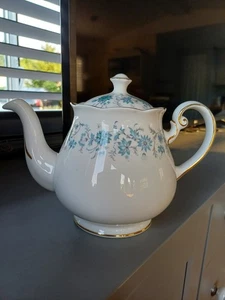 Colclough Braganza 8454 1.75pt Teapot & Lid 16cm Definitely The Best on eBay - Picture 1 of 6